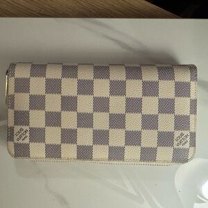 Louis Vuitton Cream and Gold Zipper Wallet